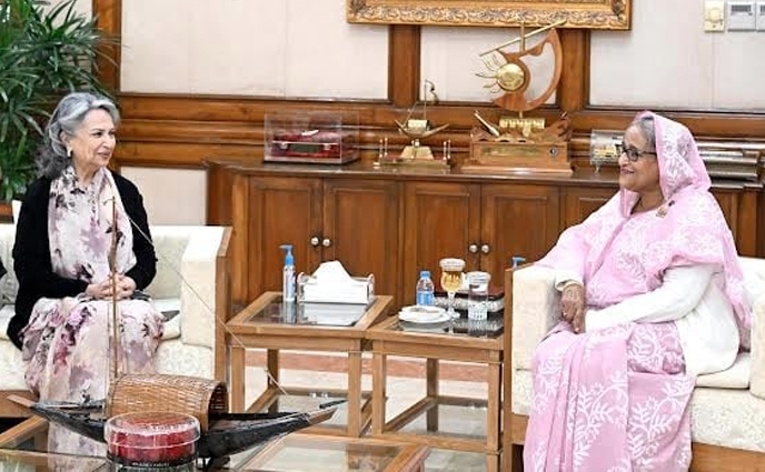 প্রধানমন্ত্রীর সাথে সৌজন্য সাক্ষাৎ করলেন শর্মিলা ঠাকুর