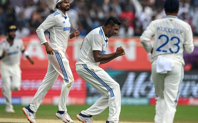 ইংল্যান্ডকে হারিয়ে সিরিজে সমতা ফেরালো ভারত