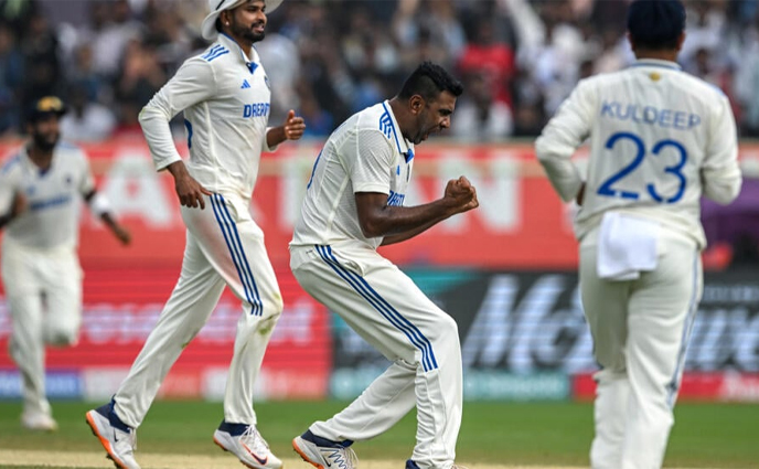 ইংল্যান্ডকে হারিয়ে সিরিজে সমতা ফেরালো ভারত
