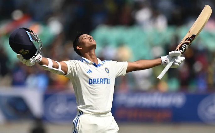 শেবাগের ১ বছরের রেকর্ড জয়সওয়াল ভাঙলেন ৫৫ দিনে