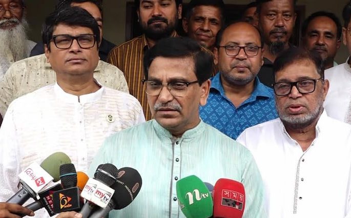 দেশের নিরাপত্তার বিধানে সশস্ত্র বাহিনী প্রস্তুত : হানিফ