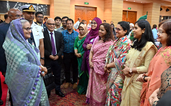 প্রধানমন্ত্রীর বাজেট পরবর্তী নৈশভোজে যোগদান
