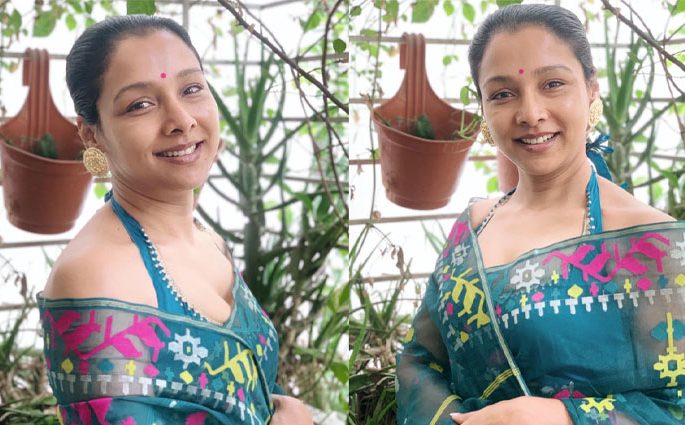 ঈদে মেকআপ ছাড়া ধরা দিলেন রুনা খান