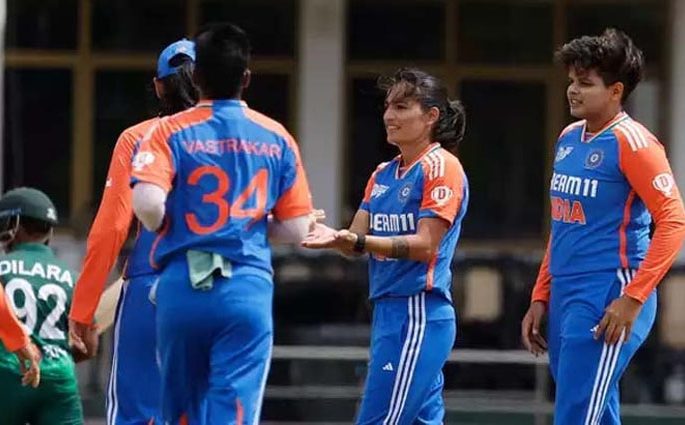 ব্যাটিং ব্যর্থতায় ভারতের কাছে হেরে এশিয়া কাপের ফাইনাল খেলার স্বপ্ন ভঙ্গ টাইগ্রেসদের