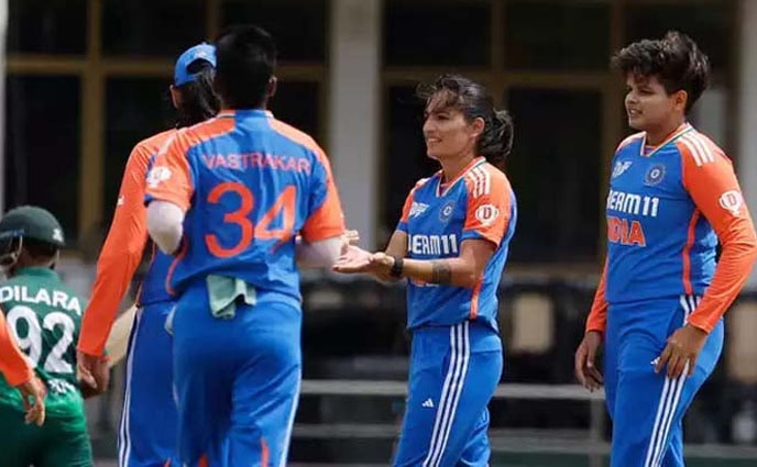 ব্যাটিং ব্যর্থতায় ভারতের কাছে হেরে এশিয়া কাপের ফাইনাল খেলার স্বপ্ন ভঙ্গ টাইগ্রেসদের