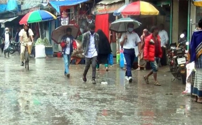 শ্রীমঙ্গলে গুঁড়ি গুঁড়ি বৃষ্টি ভোগান্তিতে সাধারণ মানুষ