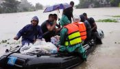 বন্যা পরিস্থিতি মোকাবিলায় ফেনীতে চিকিৎসা সহায়তা ও উদ্ধার অভিযানে নৌবাহিনী