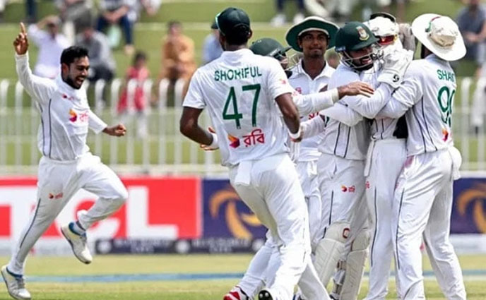 পাকিস্তানের বিপক্ষে ঐতিহাসিক টেস্ট জয় বাংলাদেশের
