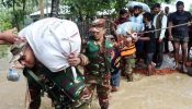 বন্যার্তদের উদ্ধারে ৬ জেলায় কাজ করছে সশস্ত্র বাহিনী