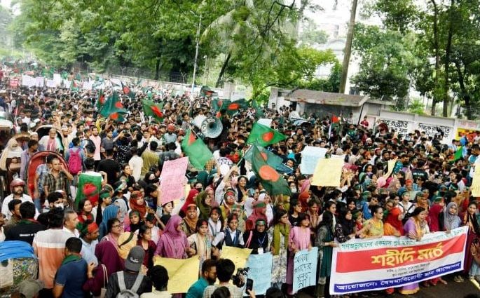 ‘শহিদি মার্চে’ সব বয়সী, বর্ণের মানুষের অংশ গ্রহণ