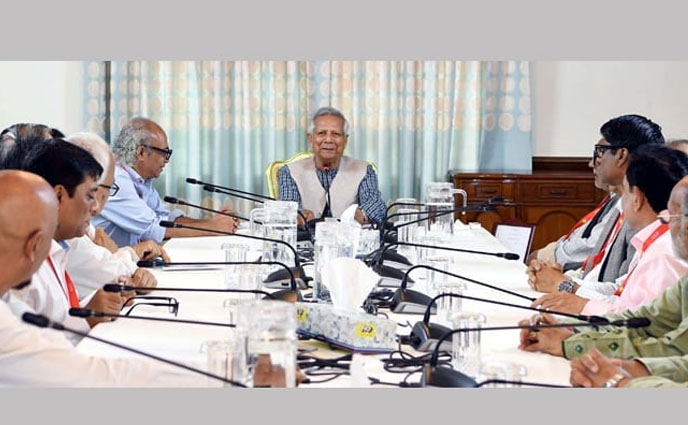 সরকার মুক্ত গণমাধ্যমে বিশ্বাস করে : প্রধান উপদেষ্টা