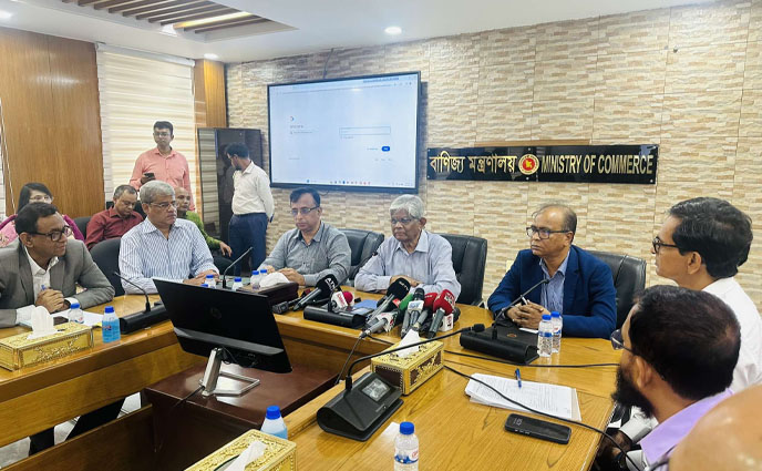 জনসাধারণের জন্য বাজার সুখকর করতে কাজ করছি :  বাণিজ্য উপদেষ্টা