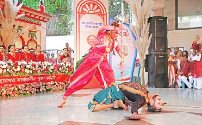 দেবী দুর্গার আগমনের ঘণ্টা বাজল