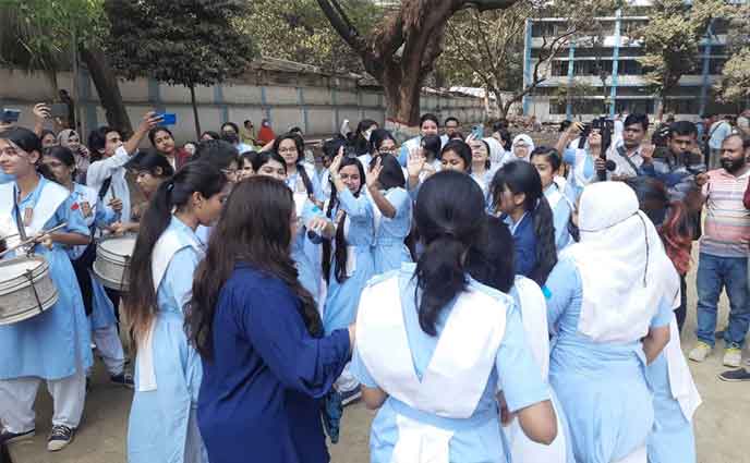 এইচএসসির ফল আজ, জানা যাবে যেভাবে