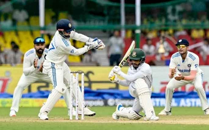 মুমিনুলকে হারিয়ে দিন শুরু বাংলাদেশের