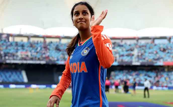 বাবার ‘ধর্মীয় কর্মকাণ্ডে’ ক্লাবের সদস্যপদ হারালেন ভারতীয় তারকা