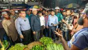 নিত্যপণ্যের মূল্য স্বাভাবিক রাখতে বাজার তদারকি করলেন উপদেষ্টা