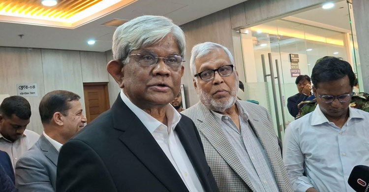 লুকিয়ে রাখা টাকা ব্যাংকে ফেরায় কোটিপতি হিসাবধারীর সংখ্যা বাড়ছে : অর্থ উপদেষ্টা