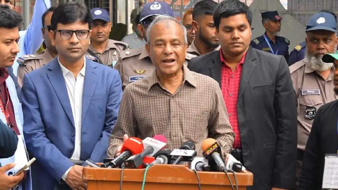 কোনো-কেন্দ্র-দখলের-খবর-আমাদের-কাছে-আসেনি-স্বরাষ্ট্র-উপদেষ্টা