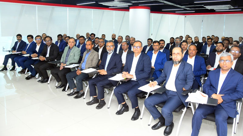 মিডল্যান্ড ব্যাংকের ‘লিডারশিপ এক্সিলেন্স অ্যান্ড ক্রাইসিস ম্যানেজমেন্ট’ বিষয়ক কর্মশালা