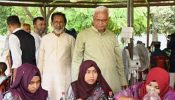 শিশুদের সঙ্গে ঈদ পরবর্তী শুভেচ্ছা বিনিময় করলেন সমাজকল্যাণ মন্ত্রী