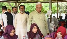 শিশুদের সঙ্গে ঈদ পরবর্তী শুভেচ্ছা বিনিময় করলেন সমাজকল্যাণ মন্ত্রী