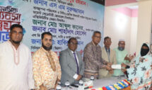 কুমিল্লার কোম্পানীগঞ্জে জেনিথ ইসলামী লাইফের মৃত্যুদাবির চেক হস্তান্তর