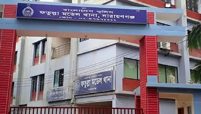 স্বর্ণ চুরির মামলায় দুই পুলিশসহ কারাগারে চার