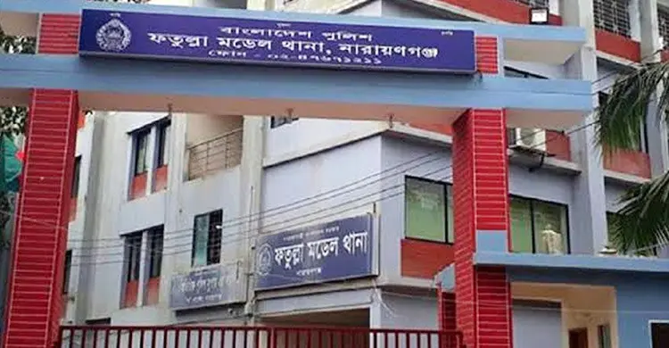 স্বর্ণ চুরির মামলায় দুই পুলিশসহ কারাগারে চার