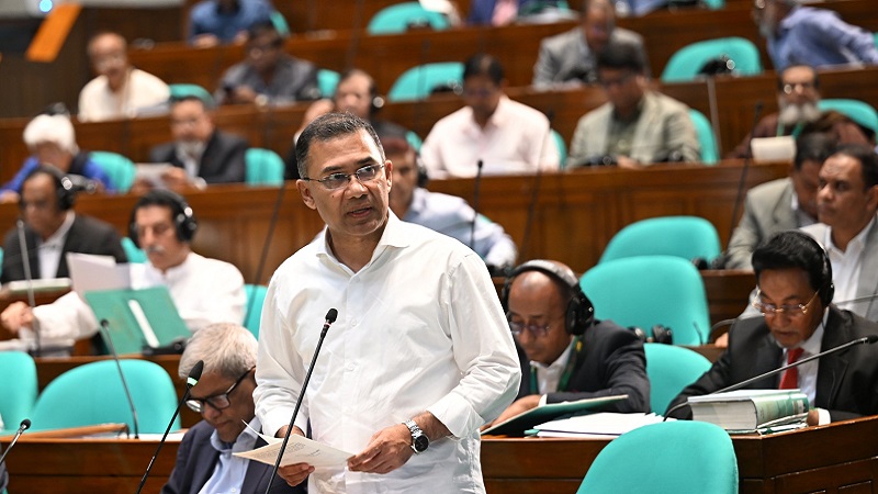 পুঁজিবাজারে বিনিয়োগকারীদের আস্থা ফেরাতে ১৭ দফা কর্মসূচি ঘোষণা প্রধানমন্ত্রীর