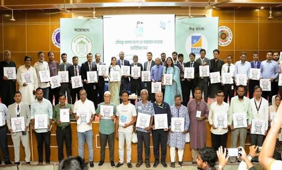 ক্যাশলেস অর্থনীতি গঠনে গুরুত্বপূর্ণ ভূমিকা রাখতে পারে ‘বাংলা কিউআর’