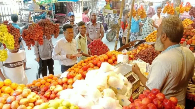 নিত্যপণ্য ও এলপি গ্যাসের বাজারে অভিযান : ১০২ প্রতিষ্ঠানকে জরিমানা